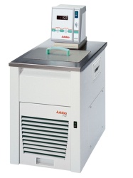 Термостат охлаждающий Julabo F32-MA, объем ванны 8 л, мощность охлаждения при 0°C - 0,39 кВт